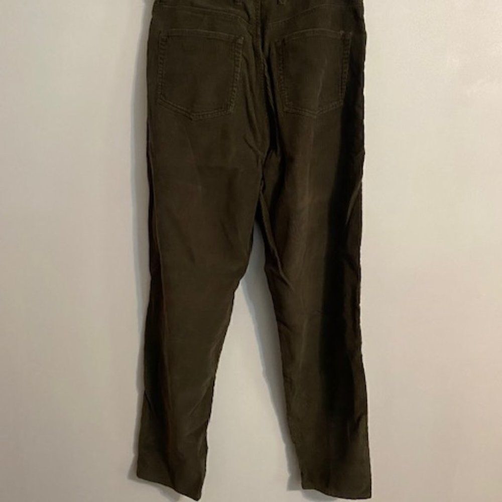 Eddie Bauer Womens Green Corduroy straight legs, size 16